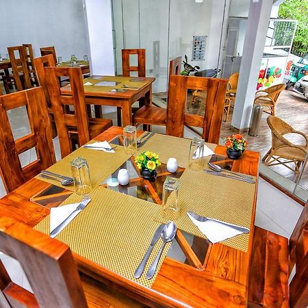 Citrus Cafe Inn Kandy Dış mekan fotoğraf